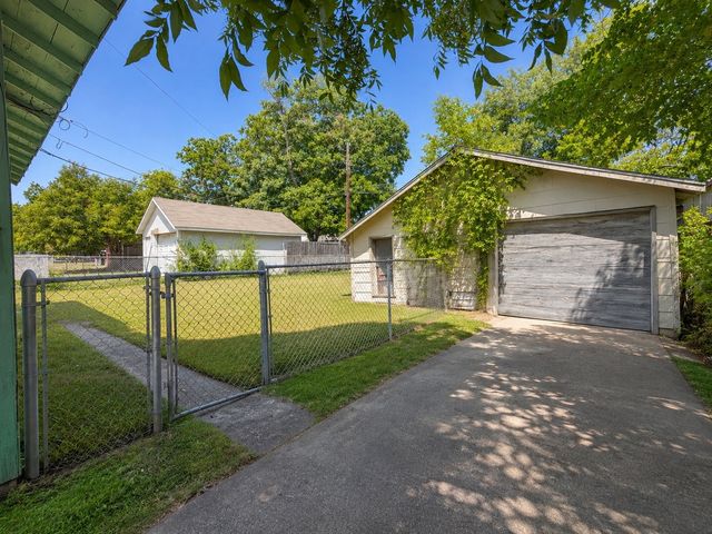 707 W Brooklyn Avenue, Dallas, TX 75208