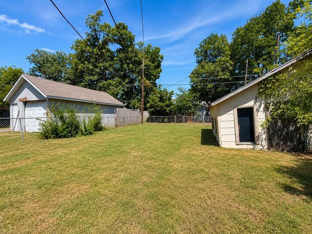 707 W Brooklyn Avenue, Dallas, TX 75208