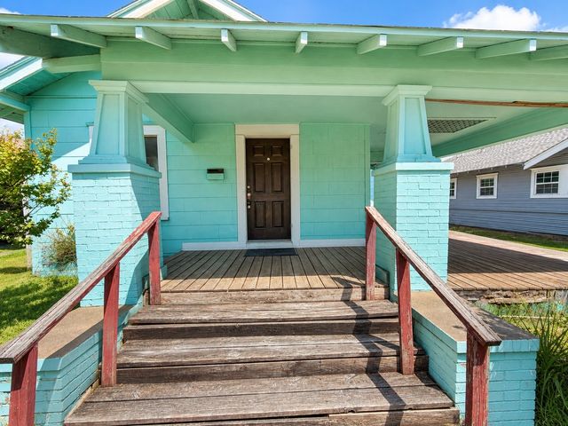 707 W Brooklyn Avenue, Dallas, TX 75208