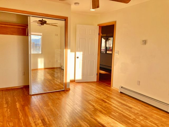 493 Calle Palomita Court, Taos, NM 87571