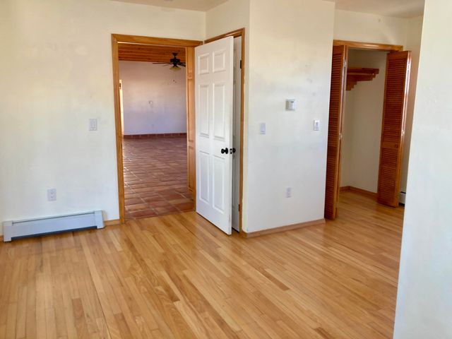 493 Calle Palomita Court, Taos, NM 87571