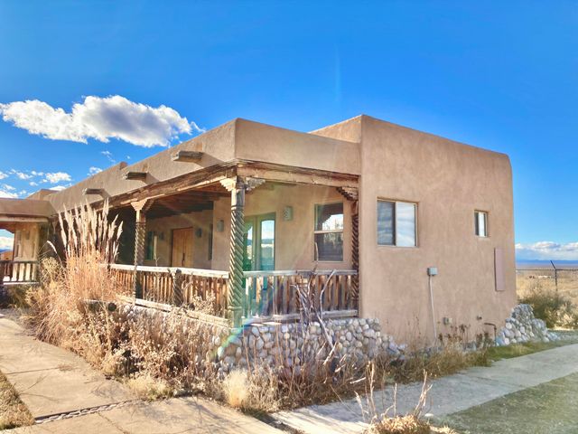493 Calle Palomita Court, Taos, NM 87571
