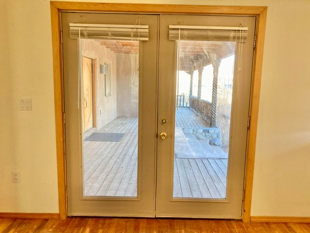 493 Calle Palomita Court, Taos, NM 87571