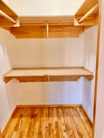 493 Calle Palomita Court, Taos, NM 87571