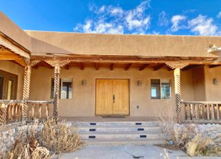 493 Calle Palomita Court, Taos, NM 87571