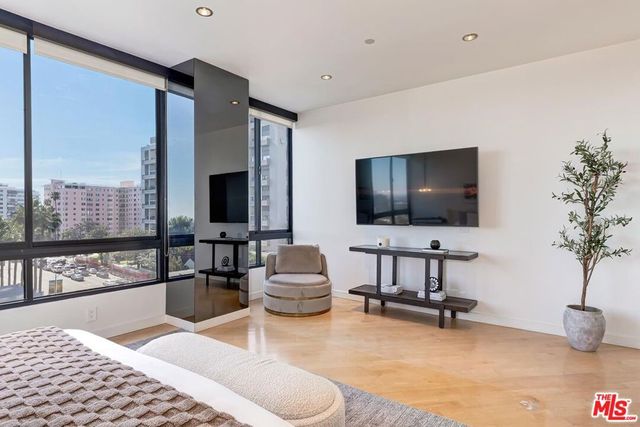 10350 Wilshire Boulevard 702, Los Angeles, CA 90024