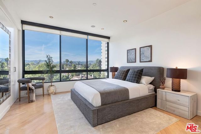 10350 Wilshire Boulevard 702, Los Angeles, CA 90024