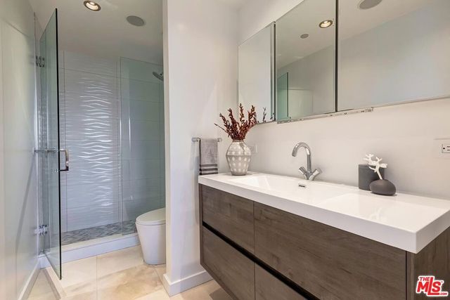 10350 Wilshire Boulevard 702, Los Angeles, CA 90024