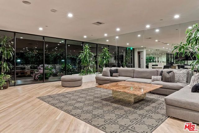 10350 Wilshire Boulevard 702, Los Angeles, CA 90024