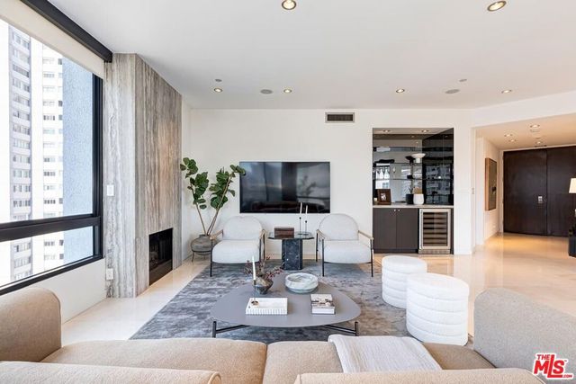 10350 Wilshire Boulevard 702, Los Angeles, CA 90024