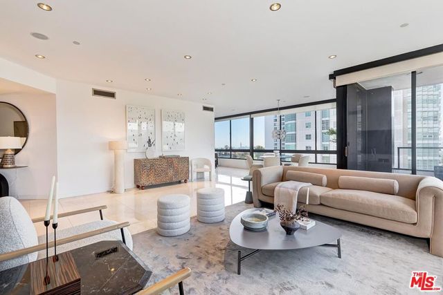 10350 Wilshire Boulevard 702, Los Angeles, CA 90024