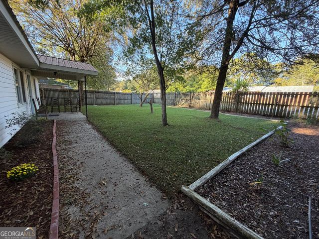 121 S Elm Street, East Dublin, GA 31027