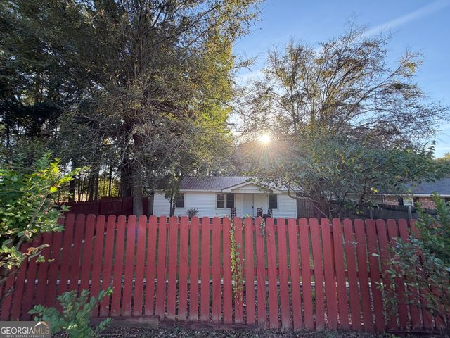 121 S Elm Street, East Dublin, GA 31027