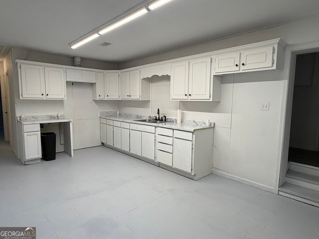 121 S Elm Street, East Dublin, GA 31027