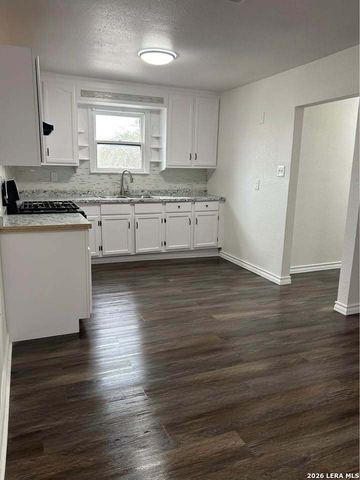 543 Hot Wells, San Antonio, TX 78223