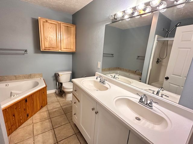 23548 Lawrence 1090, Monett, MO 65708