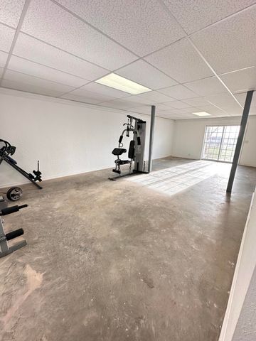 23548 Lawrence 1090, Monett, MO 65708