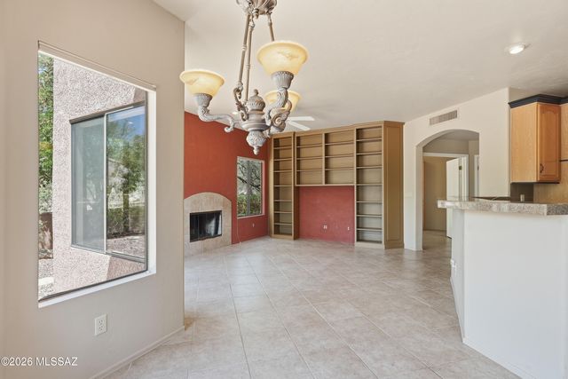 1421 E Rams Hill Drive, Oro Valley, AZ 85737
