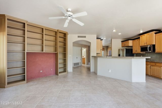 1421 E Rams Hill Drive, Oro Valley, AZ 85737