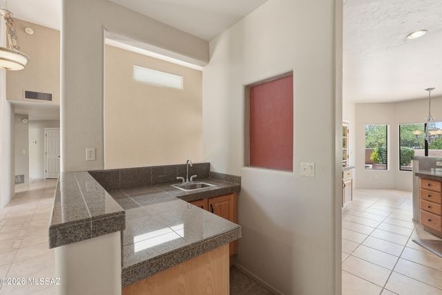 1421 E Rams Hill Drive, Oro Valley, AZ 85737