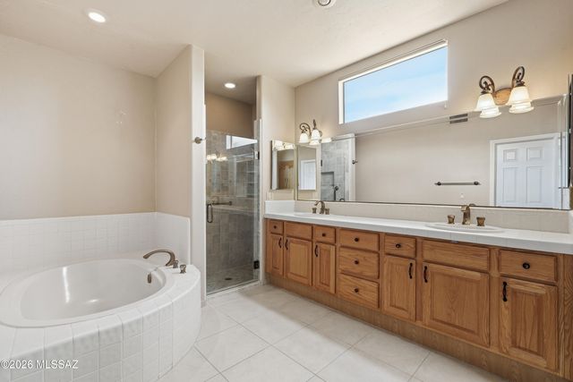 1421 E Rams Hill Drive, Oro Valley, AZ 85737