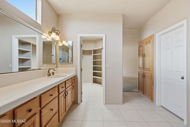 1421 E Rams Hill Drive, Oro Valley, AZ 85737