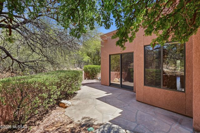 1421 E Rams Hill Drive, Oro Valley, AZ 85737