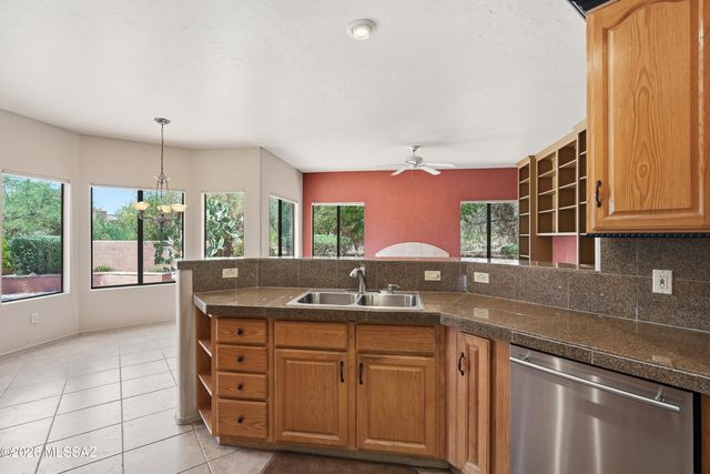 1421 E Rams Hill Drive, Oro Valley, AZ 85737
