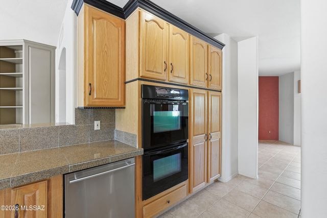 1421 E Rams Hill Drive, Oro Valley, AZ 85737