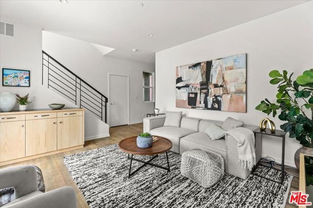 13027 Bluff Creek Drive 30, Playa Vista, CA 90094