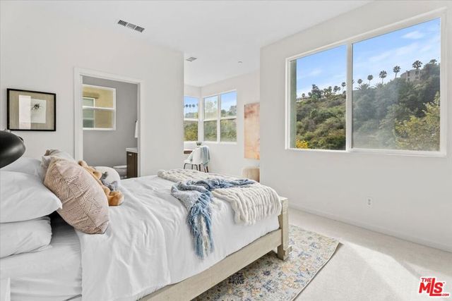 13027 Bluff Creek Drive 30, Playa Vista, CA 90094