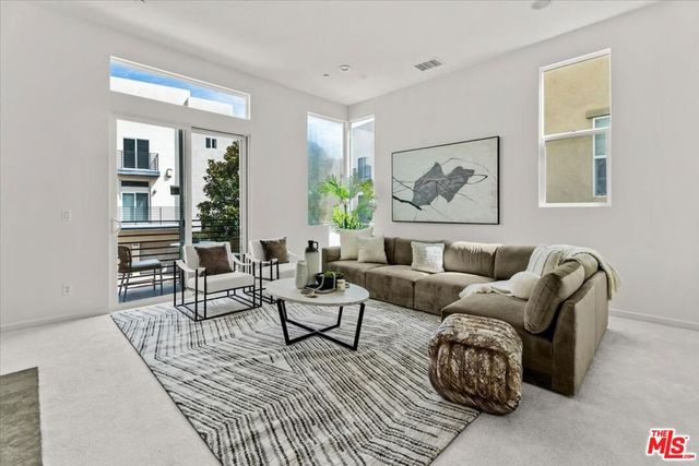 13027 Bluff Creek Drive 30, Playa Vista, CA 90094