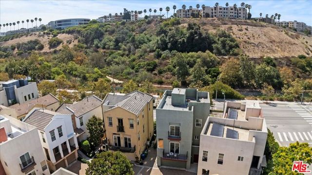 13027 Bluff Creek Drive 30, Playa Vista, CA 90094