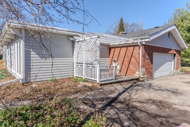 888 Woodstock Road, Olympia Fields, IL 60461