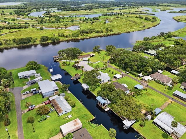 2086 STARBOARD DRIVE, Geneva, FL 32732