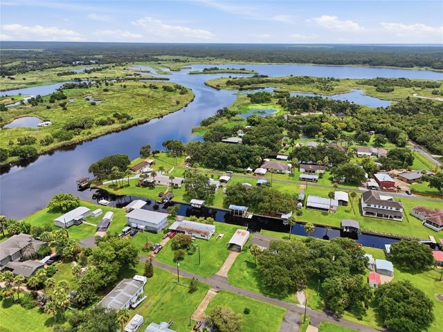 2086 STARBOARD DRIVE, Geneva, FL 32732