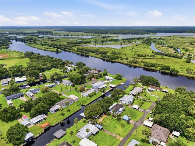 2086 STARBOARD DRIVE, Geneva, FL 32732
