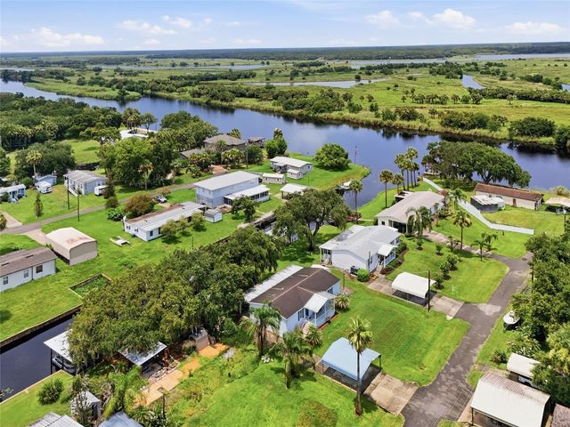 2086 STARBOARD DRIVE, Geneva, FL 32732