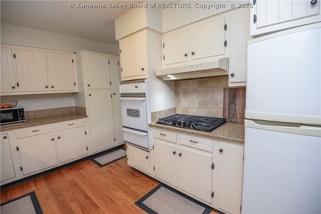 539 S Fort Drive, Charleston, WV 25314