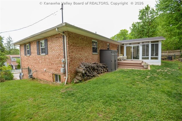 539 S Fort Drive, Charleston, WV 25314