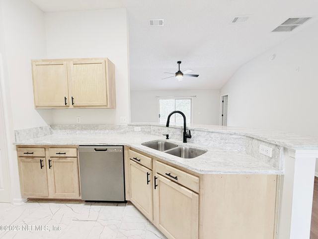 8713 STAR LEAF Road N, Jacksonville, FL 32210