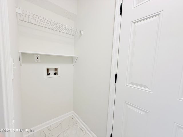 8713 STAR LEAF Road N, Jacksonville, FL 32210