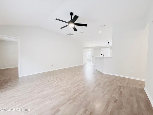 8713 STAR LEAF Road N, Jacksonville, FL 32210