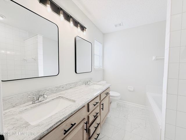 8713 STAR LEAF Road N, Jacksonville, FL 32210