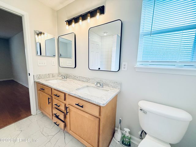 8713 STAR LEAF Road N, Jacksonville, FL 32210