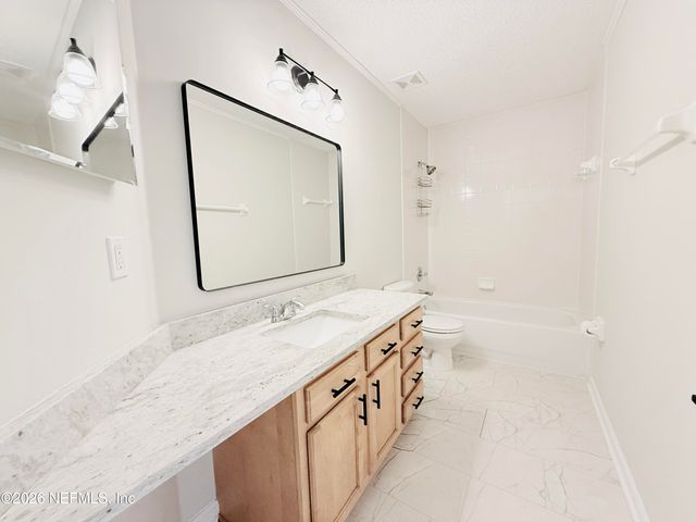 8713 STAR LEAF Road N, Jacksonville, FL 32210