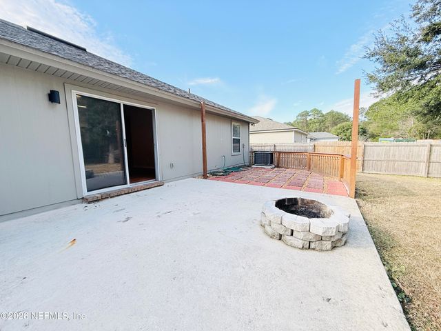 8713 STAR LEAF Road N, Jacksonville, FL 32210