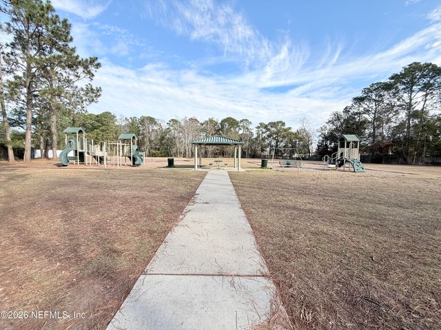 8713 STAR LEAF Road N, Jacksonville, FL 32210