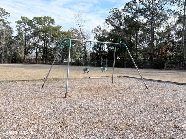 8713 STAR LEAF Road N, Jacksonville, FL 32210