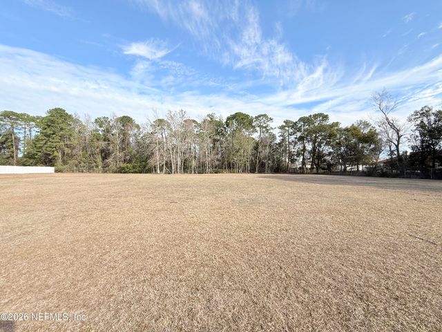 8713 STAR LEAF Road N, Jacksonville, FL 32210